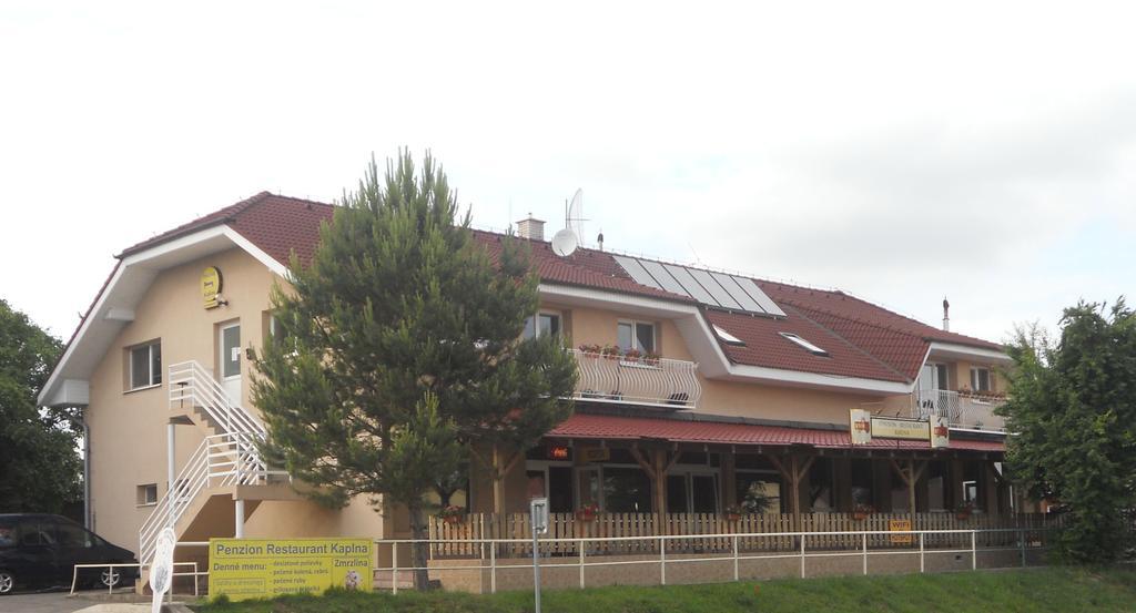Penzion Kaplna Luaran gambar